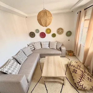 Musee Ysl : Cozy, Familial, Chic Appartement